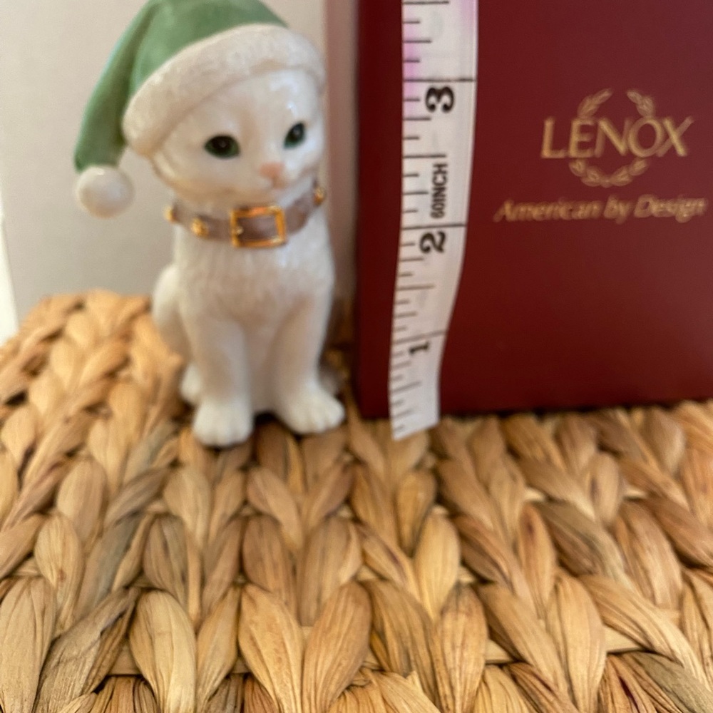 Lenox “Santa’s Kitty Elf” Porcelain American by Design 4 1/8” Figurine. Retired - Picture 6 of 10